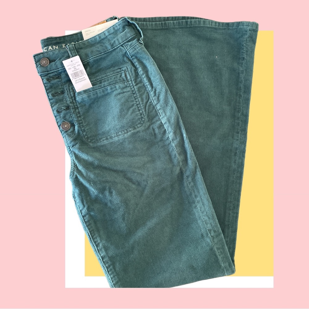 American Eagle NWT Corduroy (Size 6)